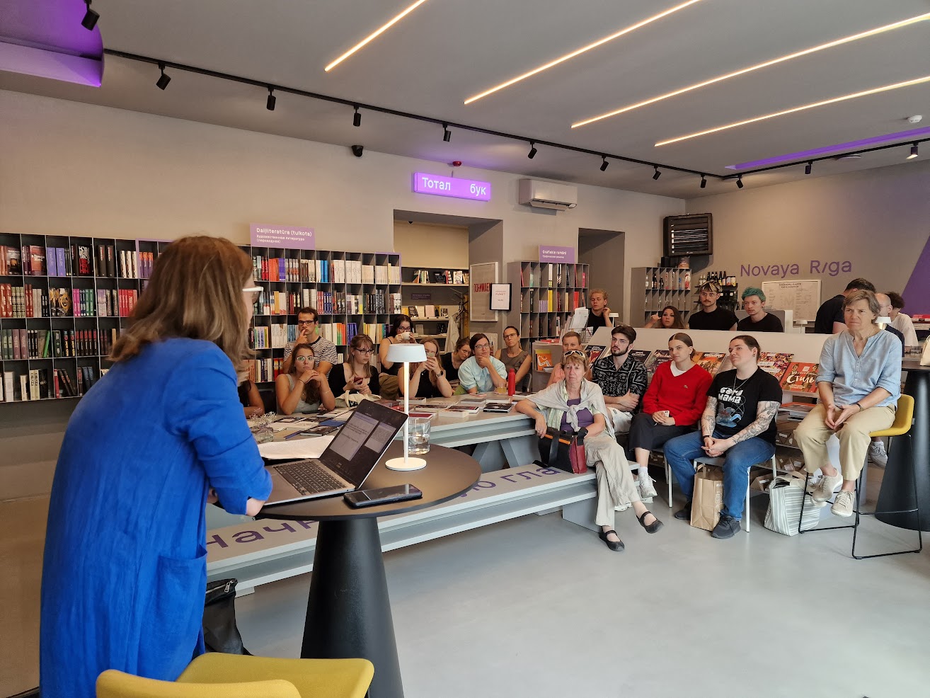 Conférence à la librairie 